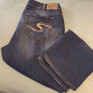 Silver jeans boot cut. Size 18. Good shape no stains or holes.